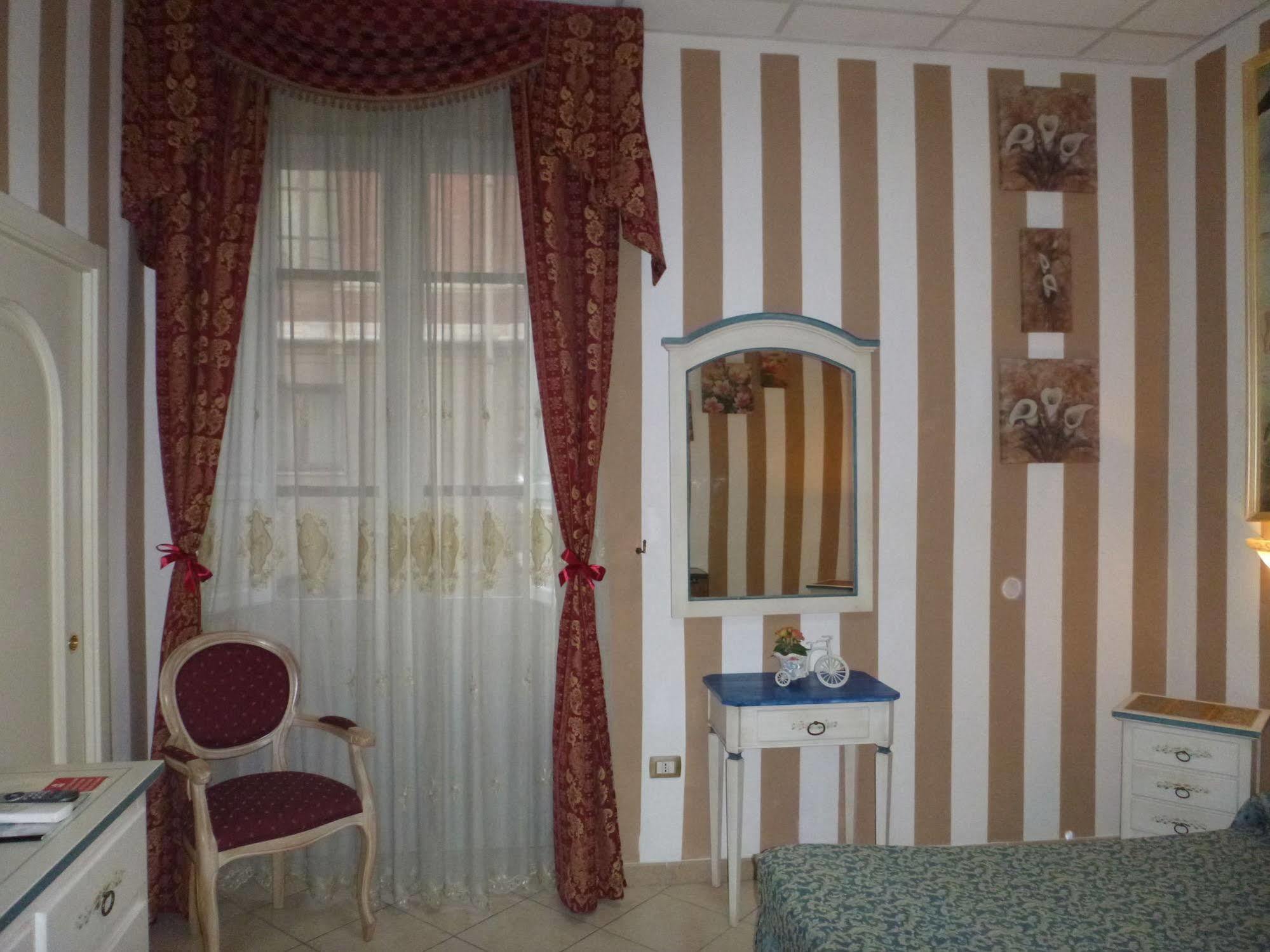 Le Tre Stelle Hotel Cagliari Buitenkant foto